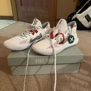 Nike kyrie Irving basketball shoes brand new not worn at all